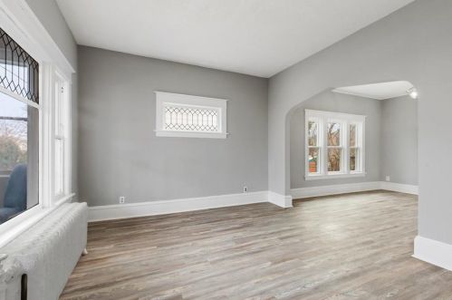 1450 Charles Ave, Saint Paul MN  55104-2401 exterior