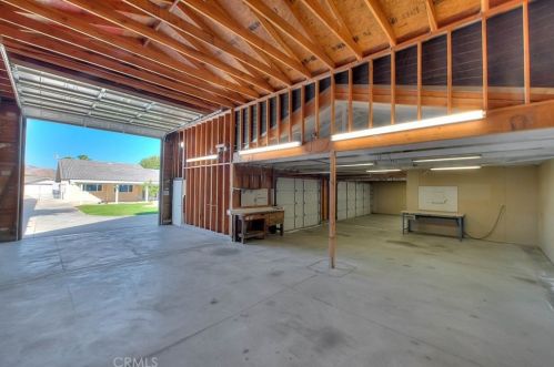 8582 Running Gait Ln, Riverside CA  92509-5106 exterior