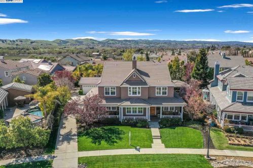 3077 Verdala Dr, Livermore, CA 94550-8749