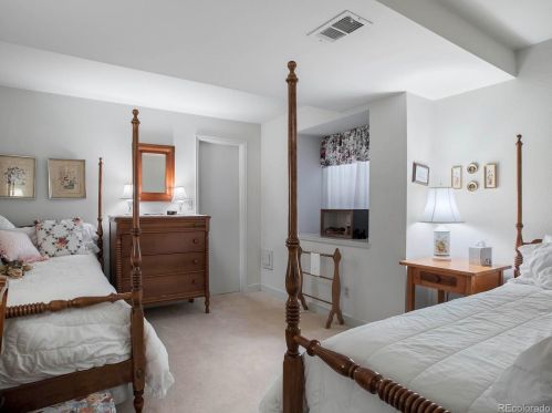 6439 Hinsdale Ave, Englewood CO 80112-1905 exterior