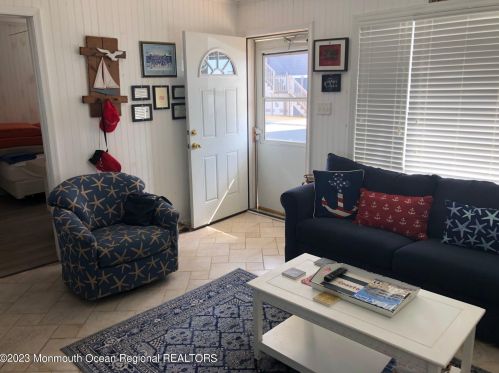 260 Kathryn St, Lavallette NJ  08735-1613 exterior