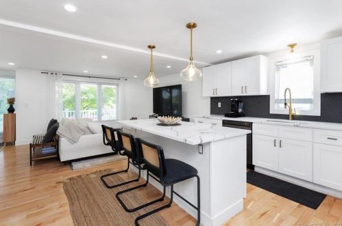 65 Quintard Ave, Norwalk CT  06854-3713 exterior