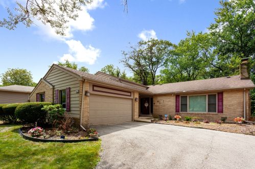1230 Berry Ln, Homewood, IL 60422-1412