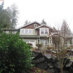 214 210th Pl, Redmond, WA 98074-3937