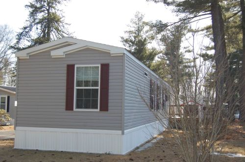 42 Pine St, Hinsdale, NH 03451-2437
