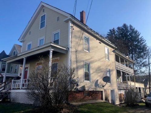 28 Harrison St, Keene, NH 03431-3851