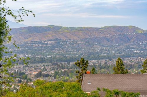 611 Frontier Ct, Anaheim CA  92807-4731 exterior