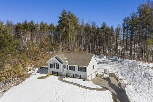 22 West Rd, Londonderry, NH 03053-3116