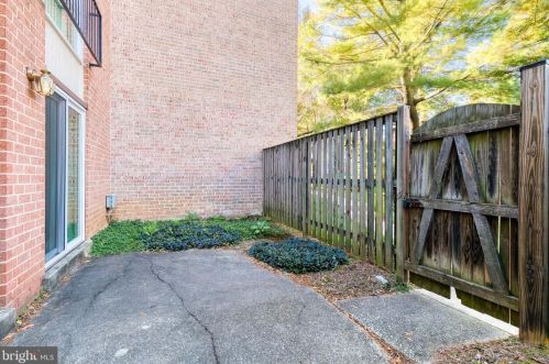 10710 Green Mountain Cir, Columbia MD  21044-2310 exterior