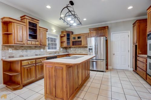 1425 Springwood Cir, Conyers GA  30012-4229 exterior