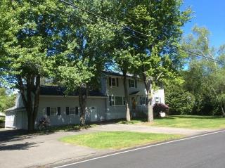 143 Longmeadow Dr, Waterbury, CT 06706-2633