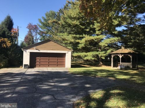 1806 Anne Ave, Lancaster, PA 17601-4126