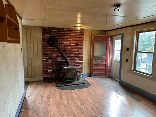 414 Foundry St, Portsmouth, NH 03869-5639
