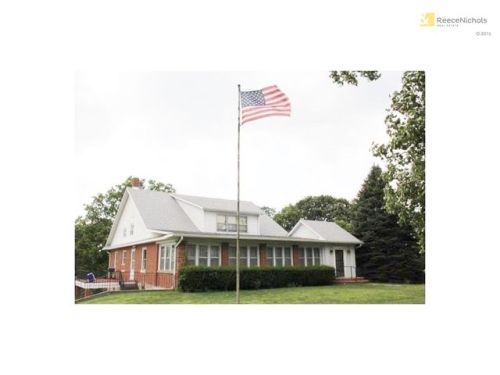 116 Rader Ave, Tracy, MO 64079-9658