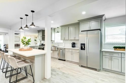 3003 Memphis Ave, Nederland, TX 77627-6735