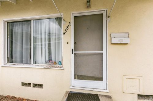 438 Ivy St, Glendale CA  91204-1272 exterior