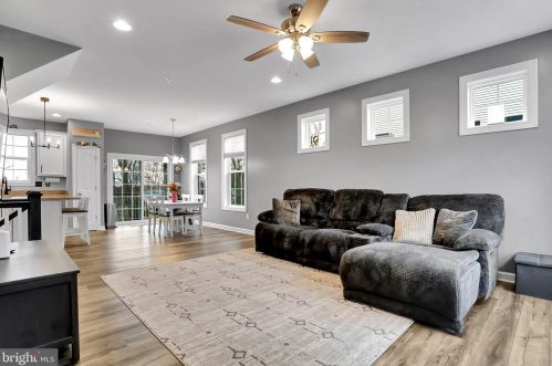 77 Overlook Dr, Hanover PA 17331-9136 exterior