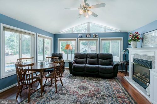 303 Devon Dr, Lancaster PA  17603-4609 exterior