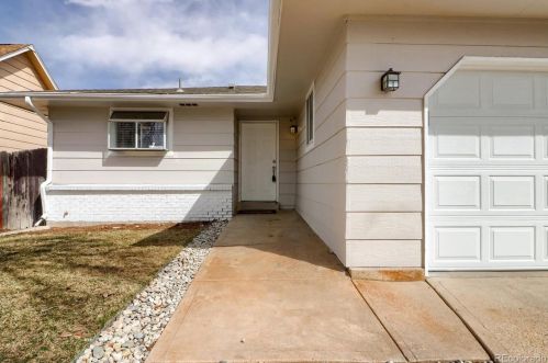 1626 Biscay Cir, Denver, CO 80011-5221