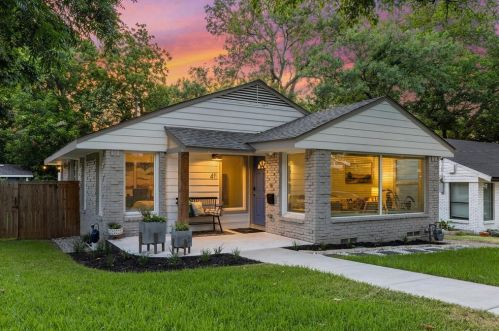 411 Cavender St, Dallas, TX 75211-2845