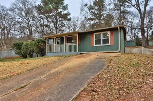304 Nottingham Dr, Holly Springs, GA 30188-4816