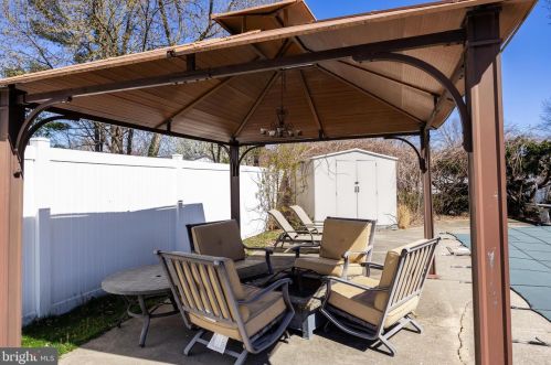 112 Apple Ln, Mount Laurel NJ  08054-1017 exterior