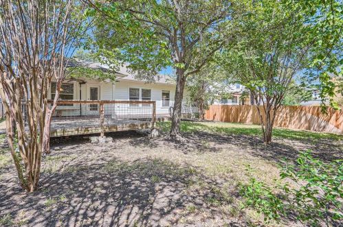 8717 Copano Dr, Austin TX  78749-3886 exterior