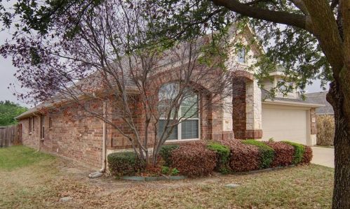 8748 Regal Royale Dr, Fort Worth TX  76108-7947 exterior