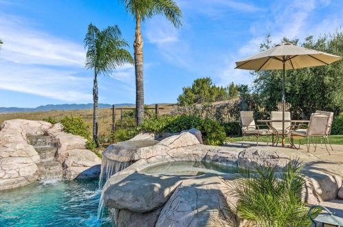 6528 Blackwood St, Riverside CA  92506-6240 exterior