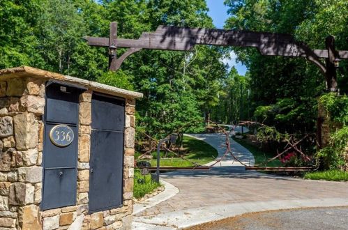 336 Concord Dr, Dawsonville, GA 30534-5925
