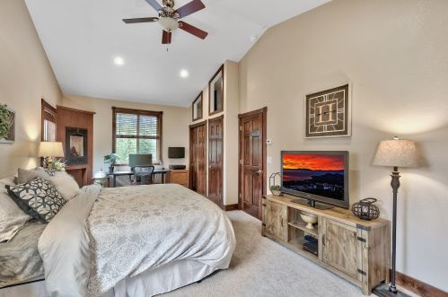 10970 Palisades Dr, Truckee CA  96161-3188 exterior