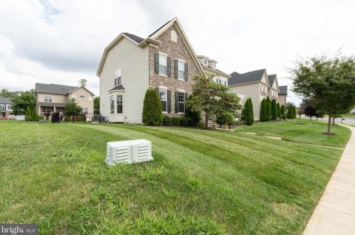 2184 Port Potomac Ave, Woodbridge, VA 22191-3089