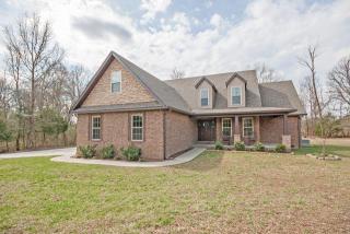 148 Dusty Ln, Cottontown, TN 37048-5003