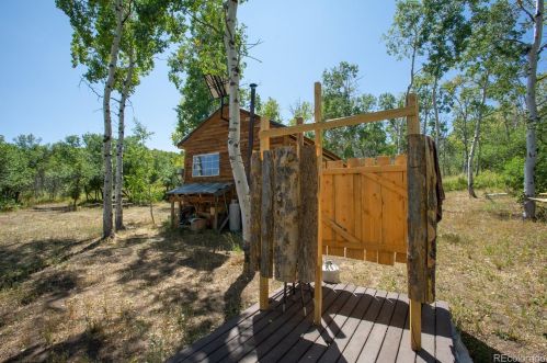 21900 Middle Creek Rd, Oak Creek CO 80467-9727 exterior