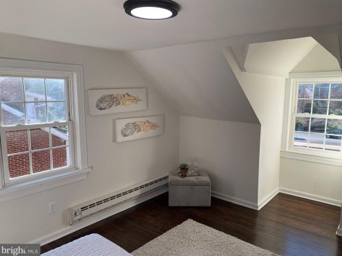 9407 Colesville Rd, Silver Spring MD 20901-4819 exterior