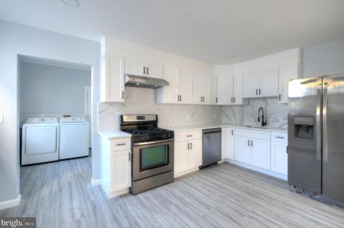 319 Middlesex St, Gloucester, NJ 08030-1440