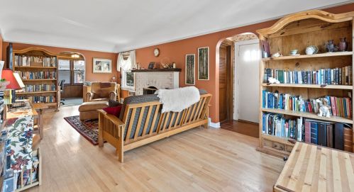 21 Illinois Ave, Villa Park, IL 60181-2366