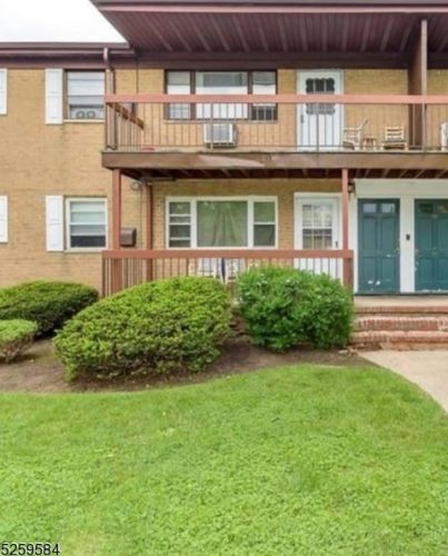 55 Gill Ln, Iselin, NJ 08830-2807