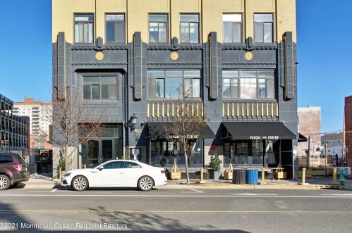 601 Bangs Ave, Tinton Falls, NJ 07712-6955