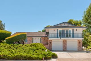 28150 Par View Ct, Escondido, CA 92026-6951