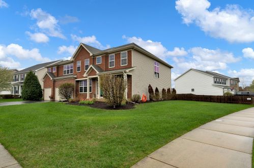 700 Mansfield Ct, Oswego, IL 60543-4400