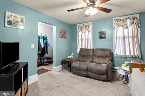 324 Walnut St, Lancaster PA  17602-2438 exterior