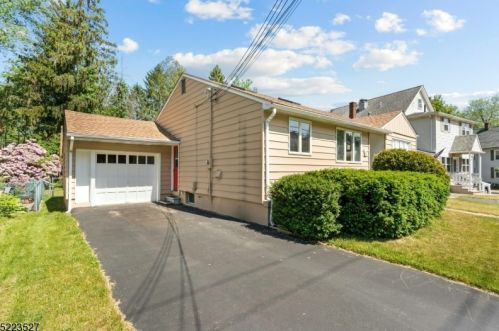 74 Woodside Ave, Fredon, NJ 07860-2415