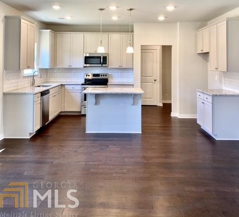 3235 Camden Ct, Atlanta GA  30349-5469 exterior