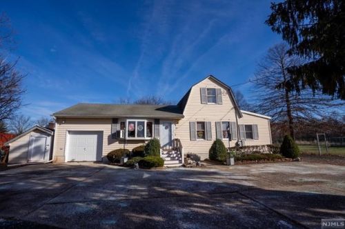 41 Justice St, Piscataway NJ  08854-5425 exterior