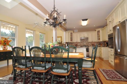26 Hockey Dr, Columbus, NJ 08022-9501