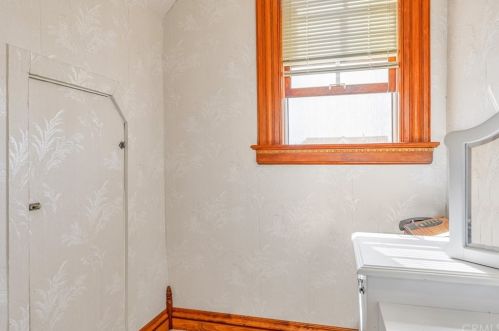 411 J St, Los Banos CA 93635-4142 exterior