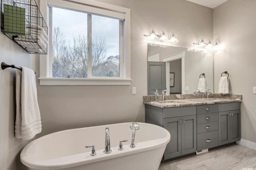 2712 Mt Jordan Rd, Sandy UT 84092-3380 exterior