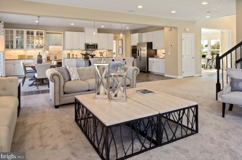 43 Winifred Dr, Hanover PA 17331 exterior