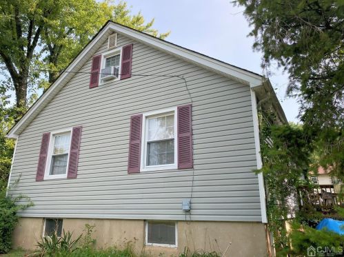 807 Center St, Piscataway, NJ 08854-1408
